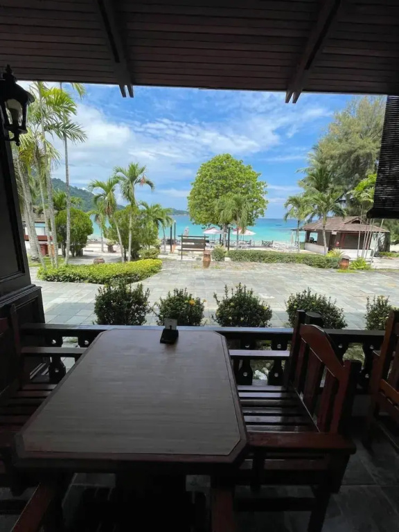 Perhentian Island Resort - Big Island Bs