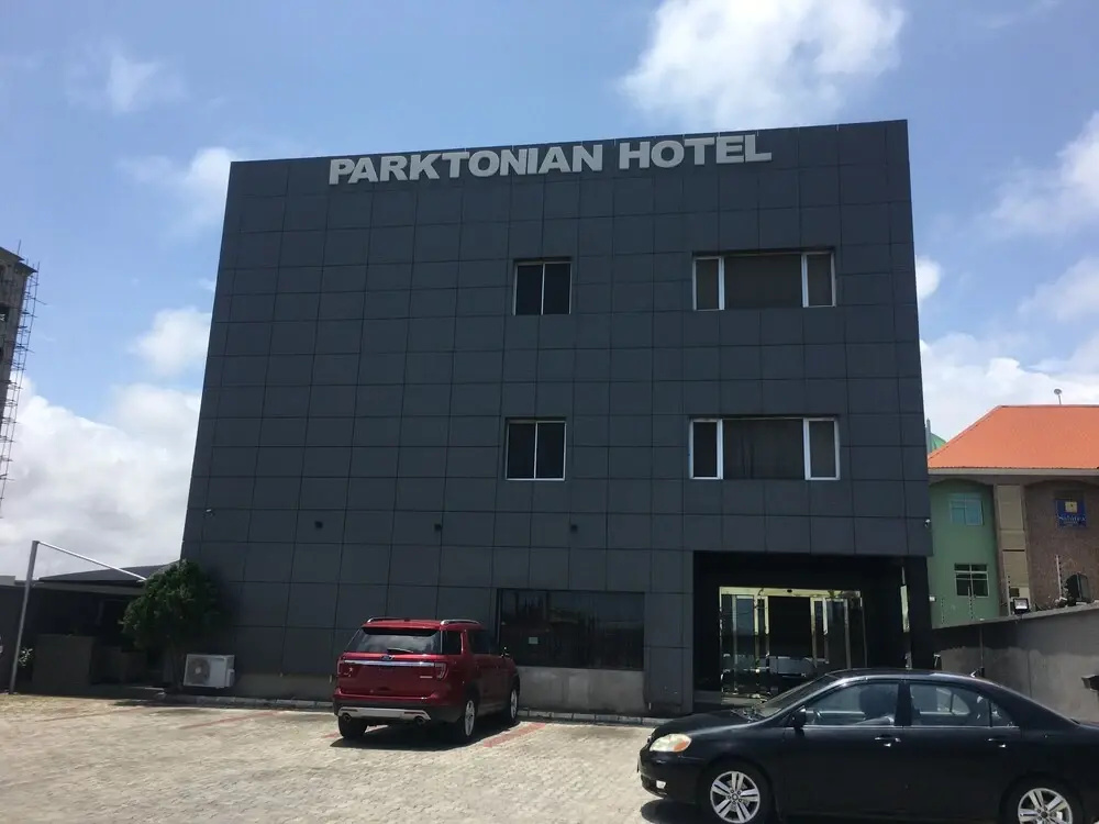 Parktonian Hotel Ikate