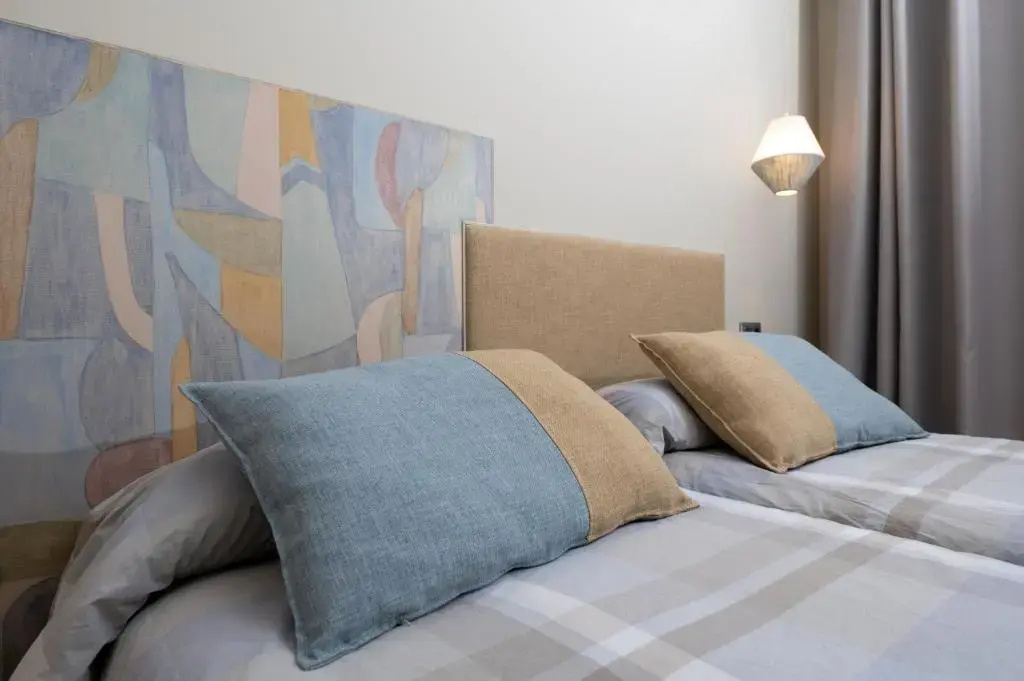 Standard Double room with mountain view (full double bed)