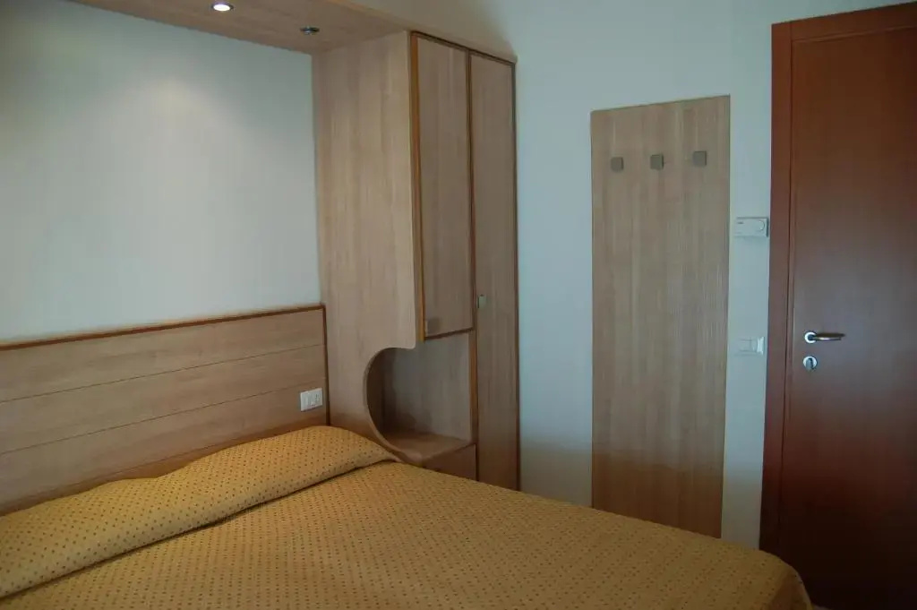Standard Double room with balcony (full double bed)