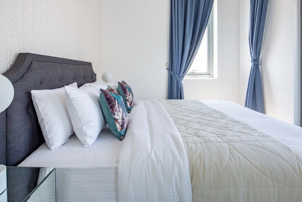 Stylish & Space-savvy 1BR Apt in Business Bay
