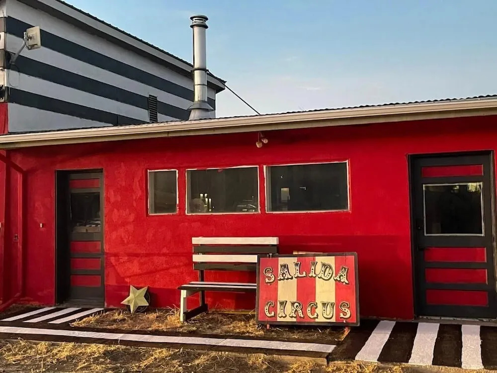 Salida Cirque-Haus