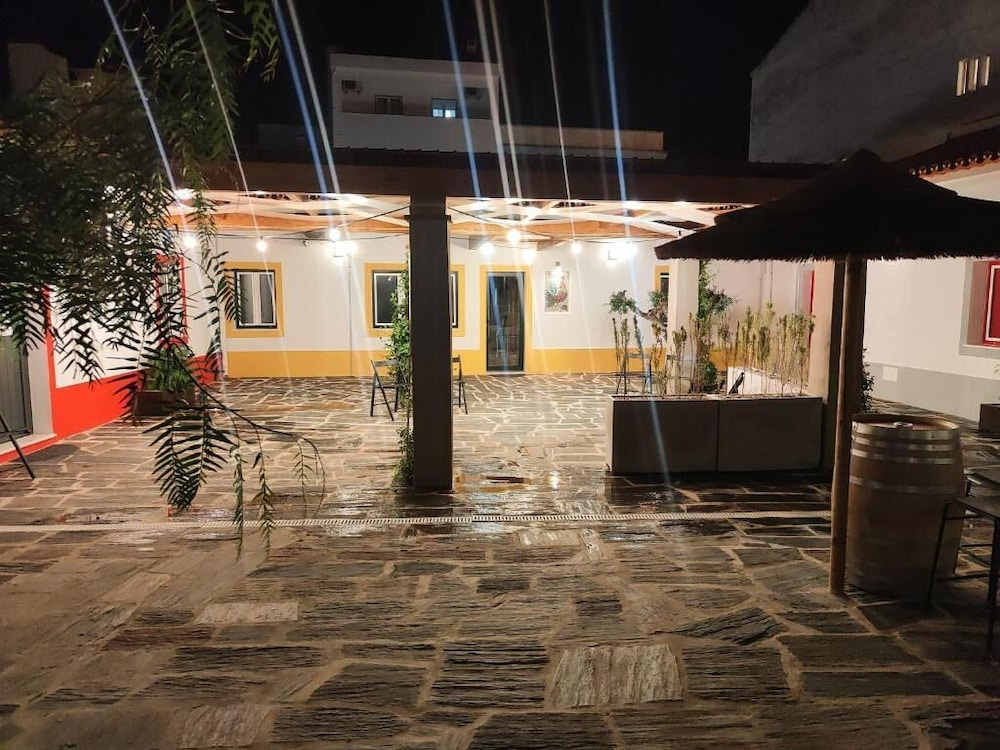 Luxury Palm Suites