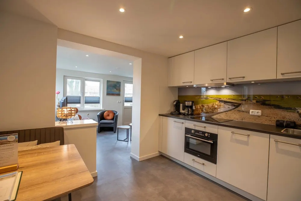 2 Bedrooms Apartment