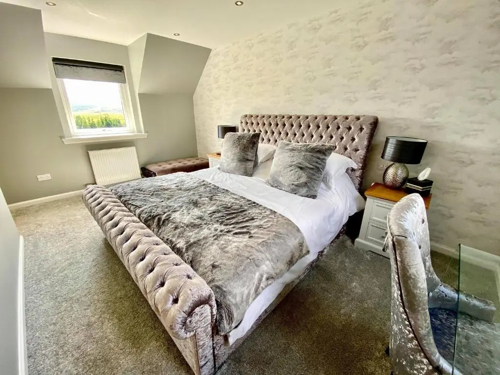 Suite with mountain view