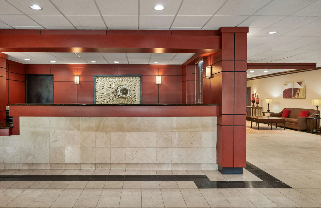 Lobby & Reception