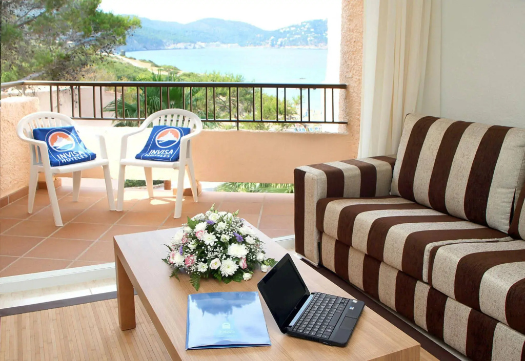 Invisa Hotel Club Cala Blanca - Général