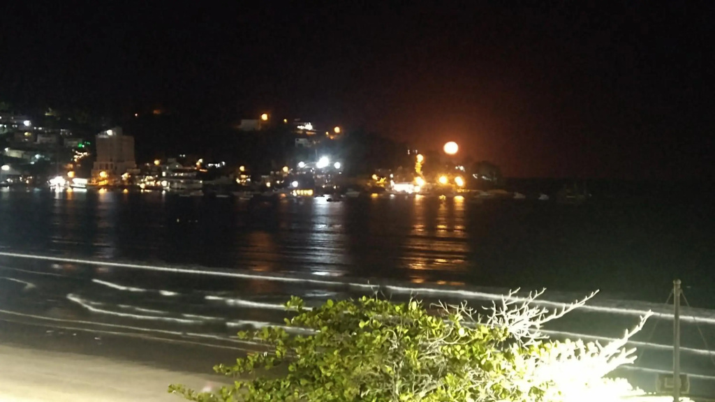Apartamento 3 quartos e 3 sacadas de frente para o mar com visão panorâmica de toda praia de Itapema