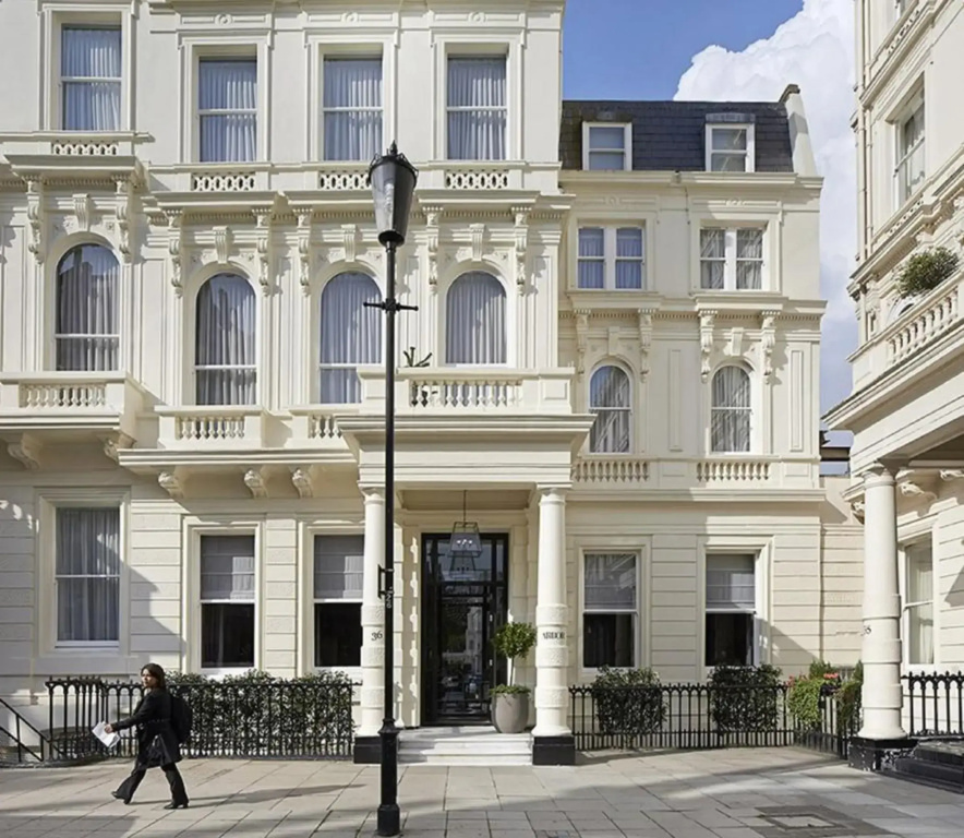 The Lancaster Hotel