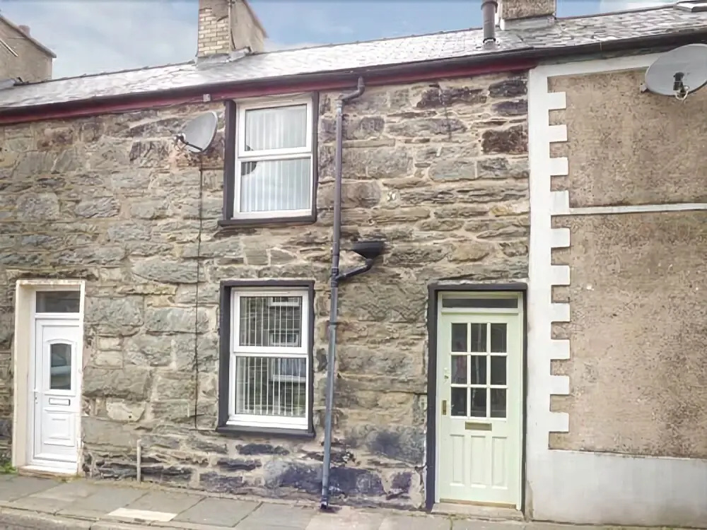 20 Glynllifon Street
