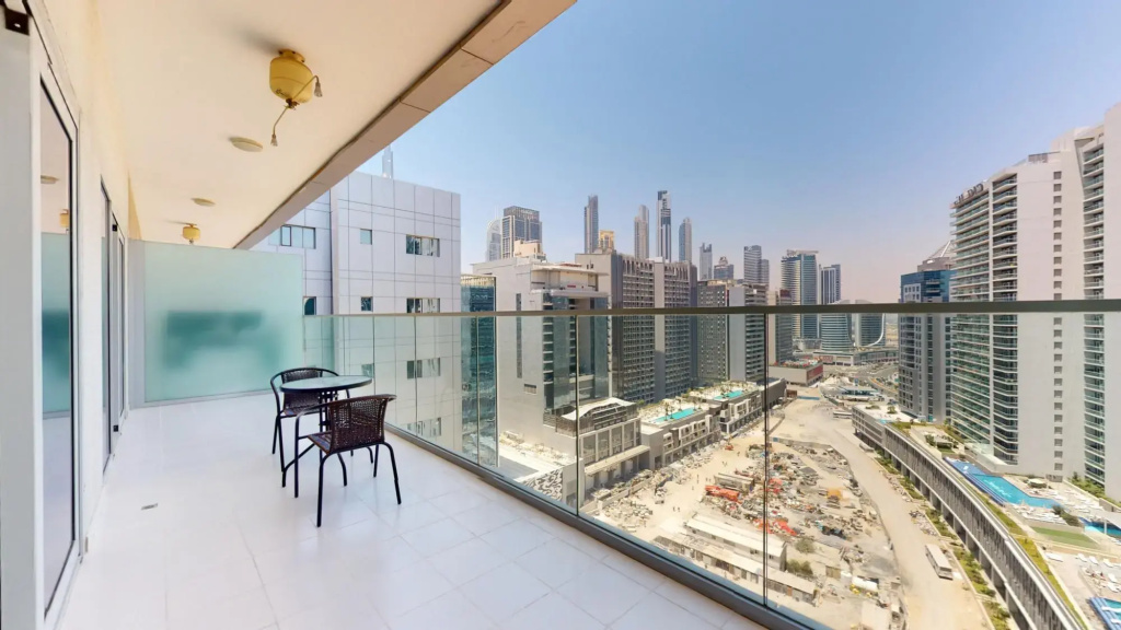 Business Bay - Damac Majestine Tower 1818