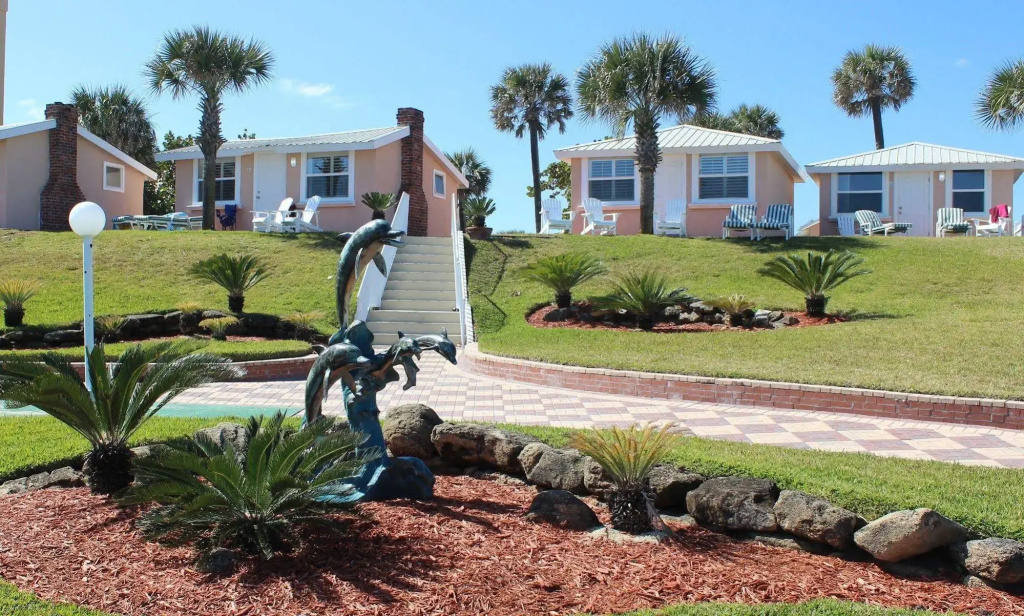 Shoreline Suites & Cabana Cottages