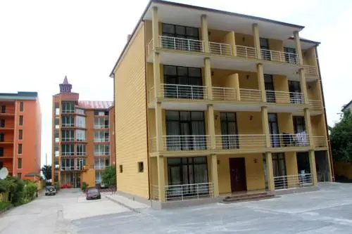 Lazuri Hotel