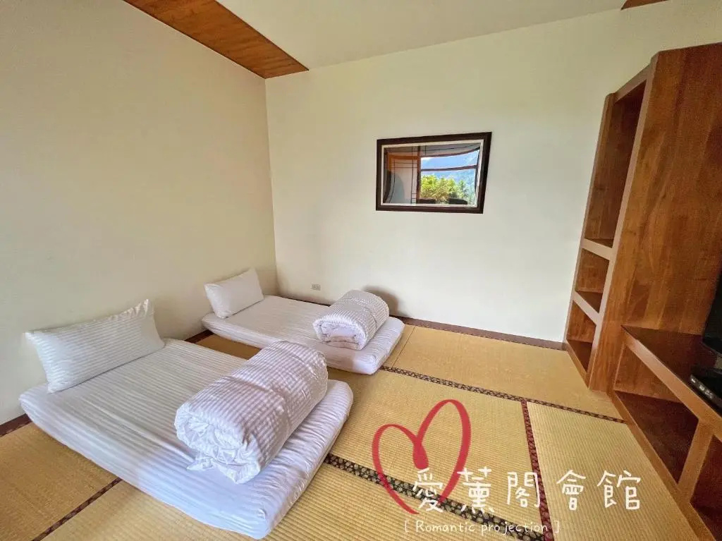 Standard Family room with mountain view