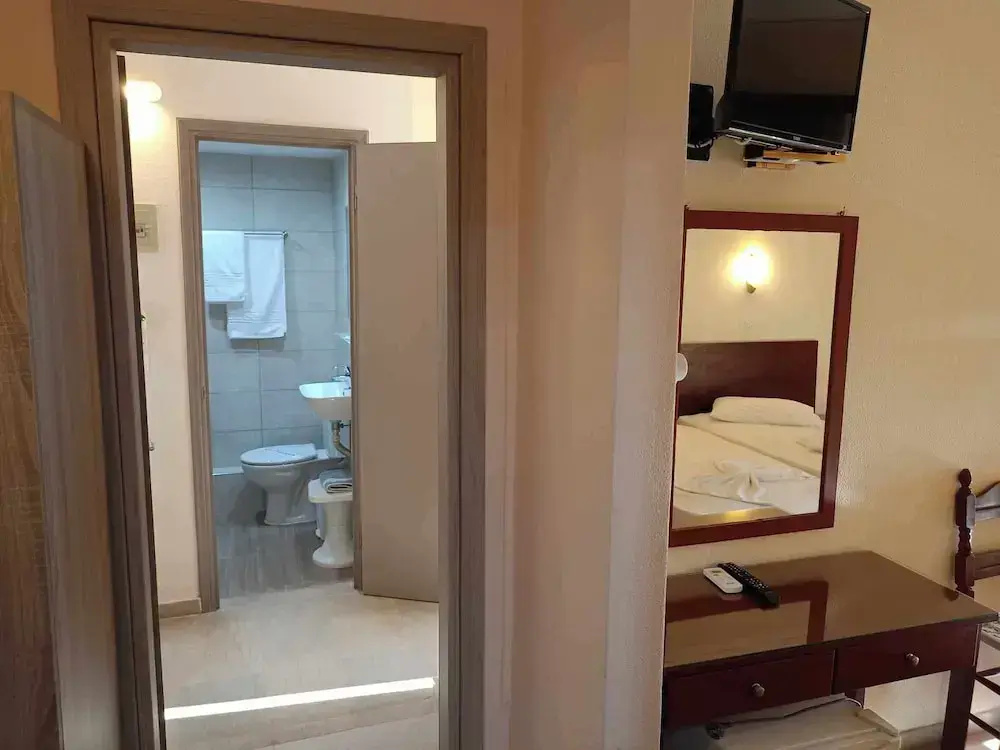 2 Bedrooms Standard Family room with balcony