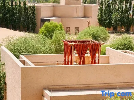 Dongyi Dunhuang Hotels and Resorts