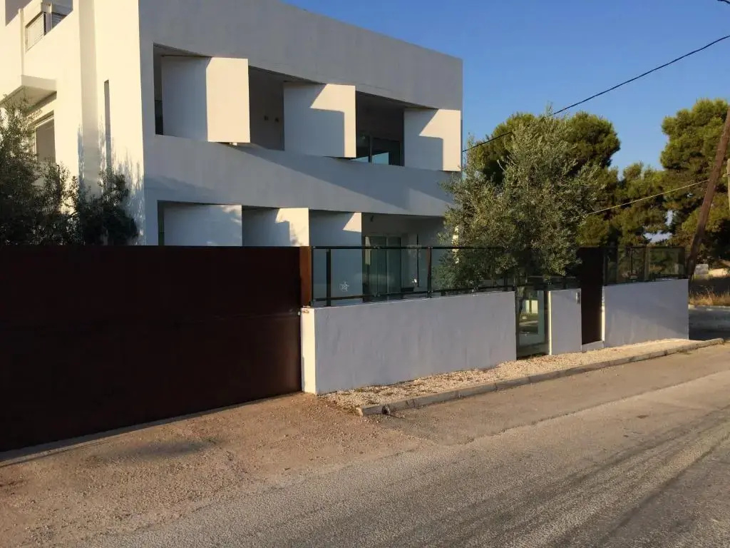 Deluxe Apartment with partial sea view