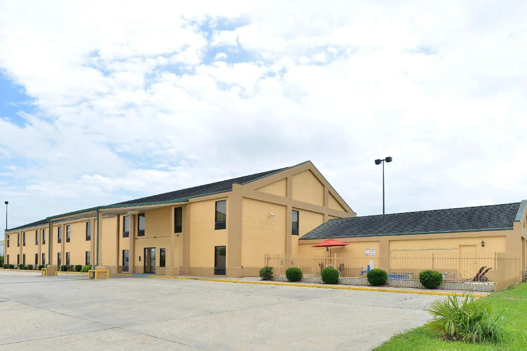 Executive Inn & Suites Breaux Bridge, LA