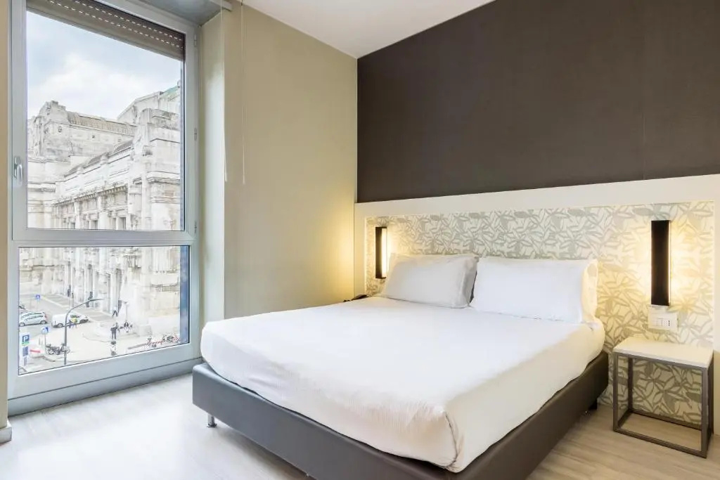 Double room (full double bed)