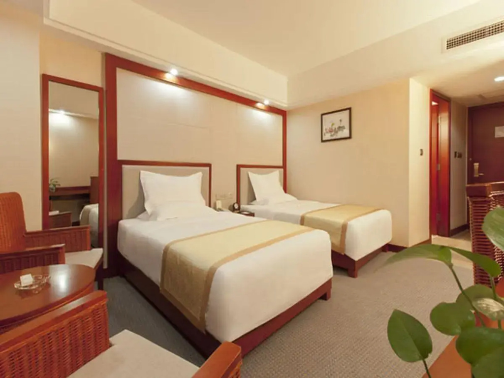 Standard Double room with harbour view (twin beds)
