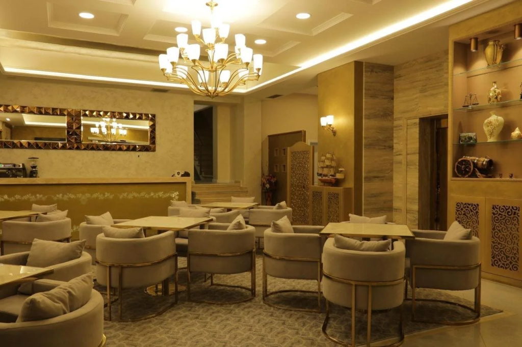 Food & Beverage