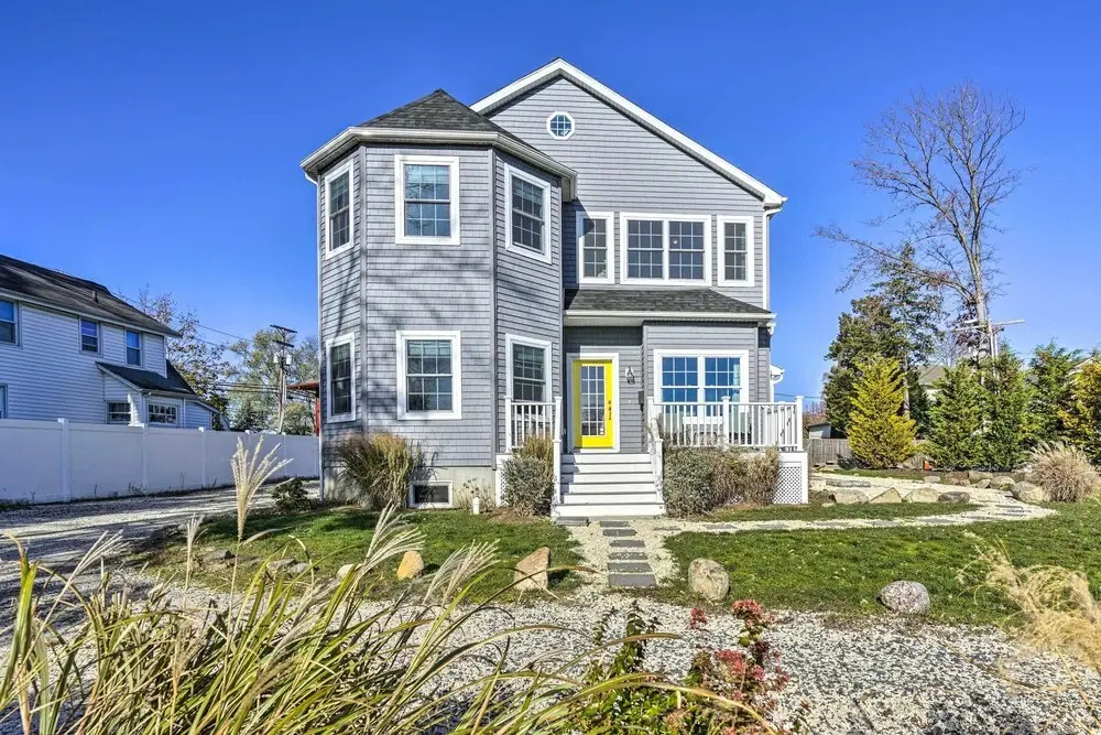 Charming Spring Lake Retreat, 1 Mi to Beach!