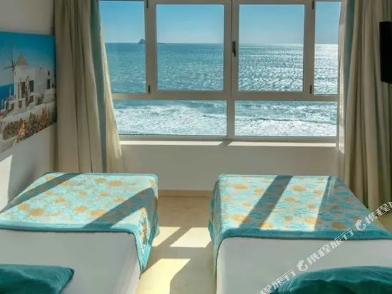 Supreme Double room with sea view (full double bed)