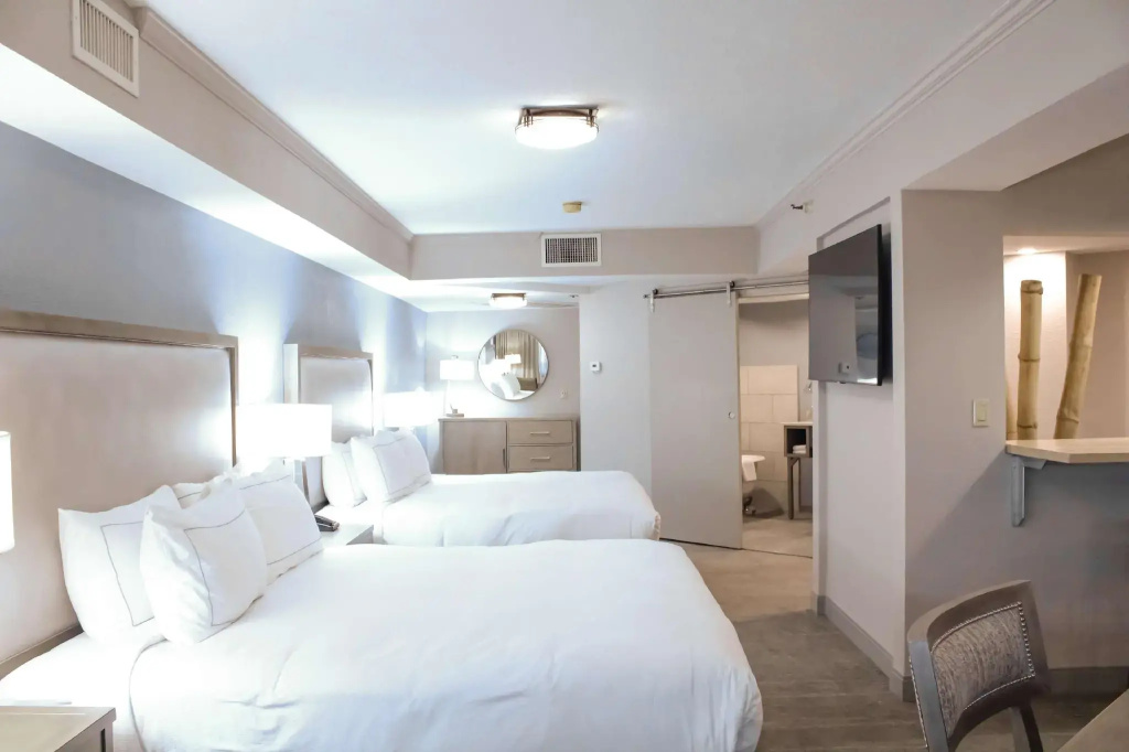Quadruple Suite with balcony