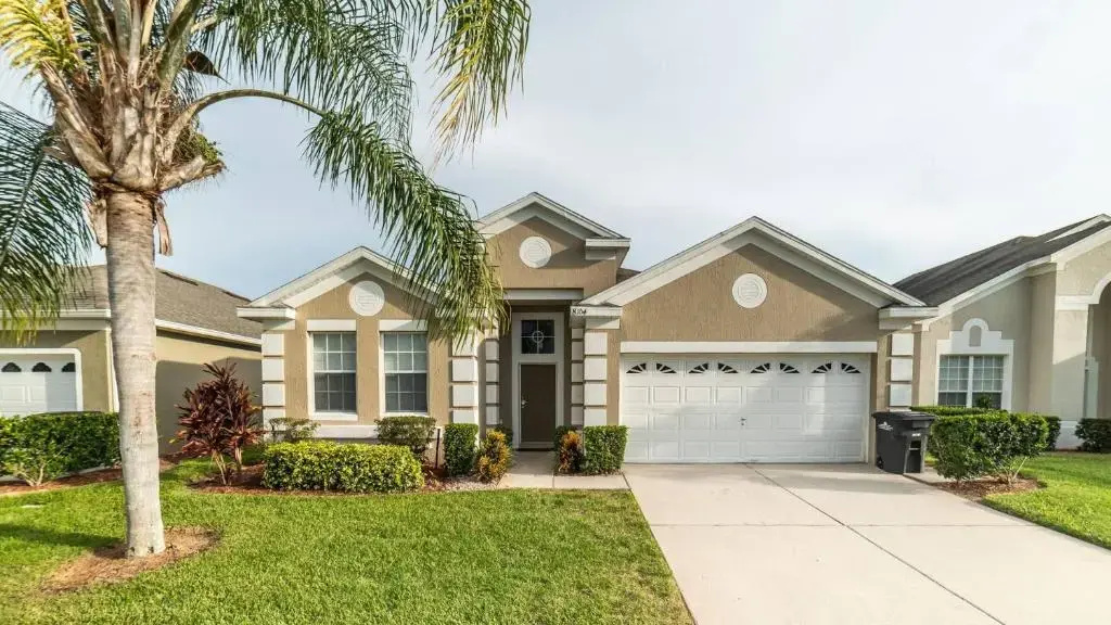 Villa 8104 Fan Palm Way Windsor Palms