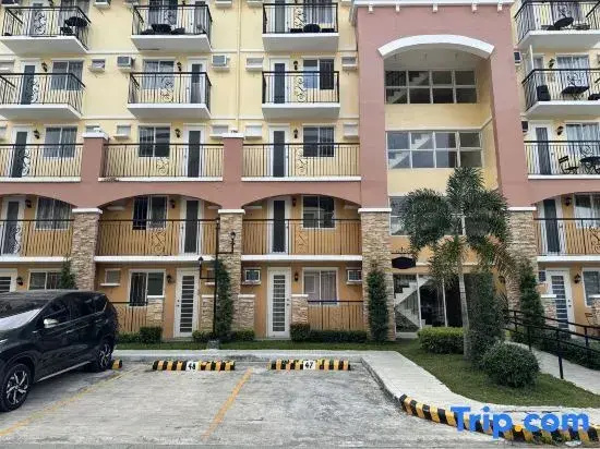 7-14min From Airport, SM mall, Large Work Table, Free Pool, Digital Nomad/Remote Work
