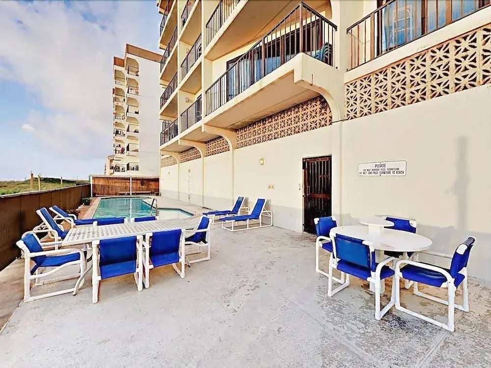 5570 Gulf Blvd Condo Unit 201 - 2 Br condo by RedAwning