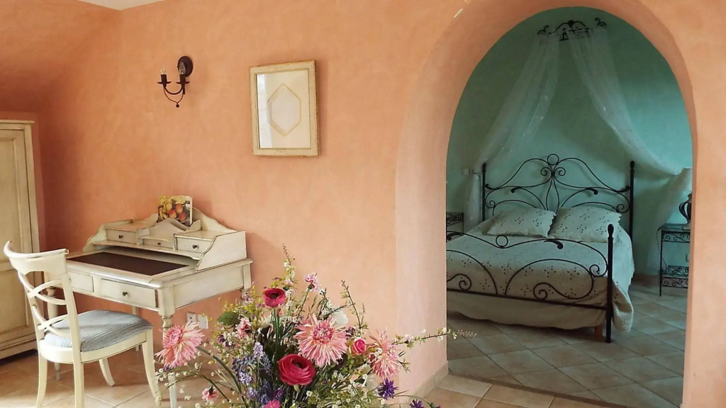 Voir la photo 2 — Les Roses de Montherlant