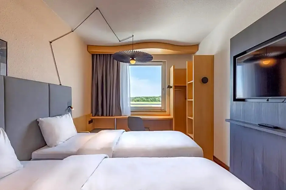 Hotel ibis Friedrichshafen Airport Messe - Chambres