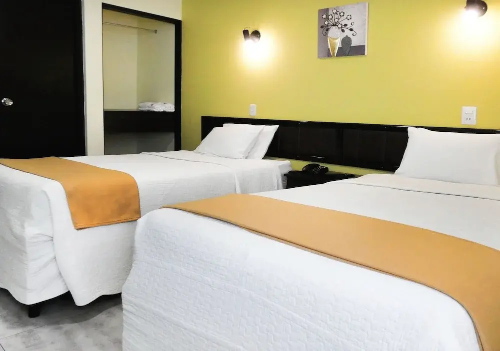 Hotel Plaza by DOT Light - Chambres