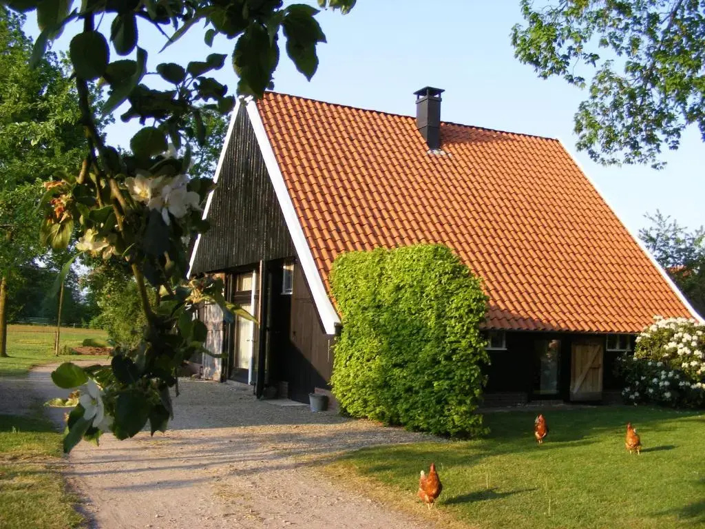 2 Bedrooms Cottage