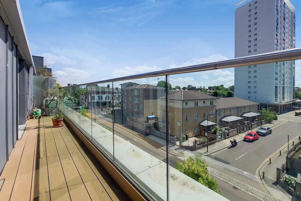 Stay in Style Modern 2 Bed Apartment