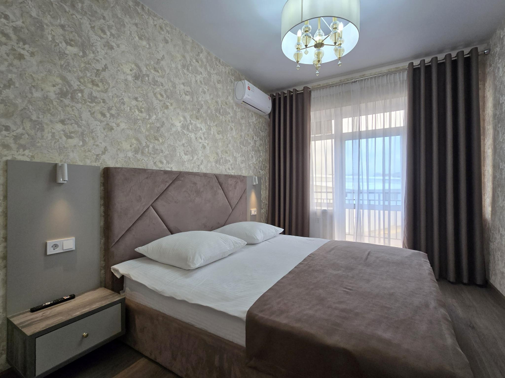 2 Bedrooms Suite with balcony