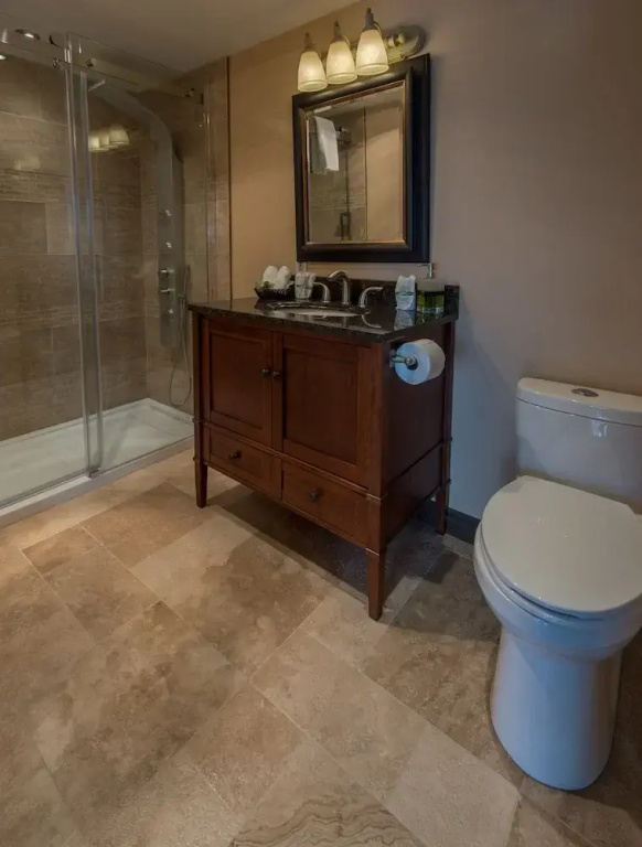 Superior Quadruple room with lake view (2 full double beds)