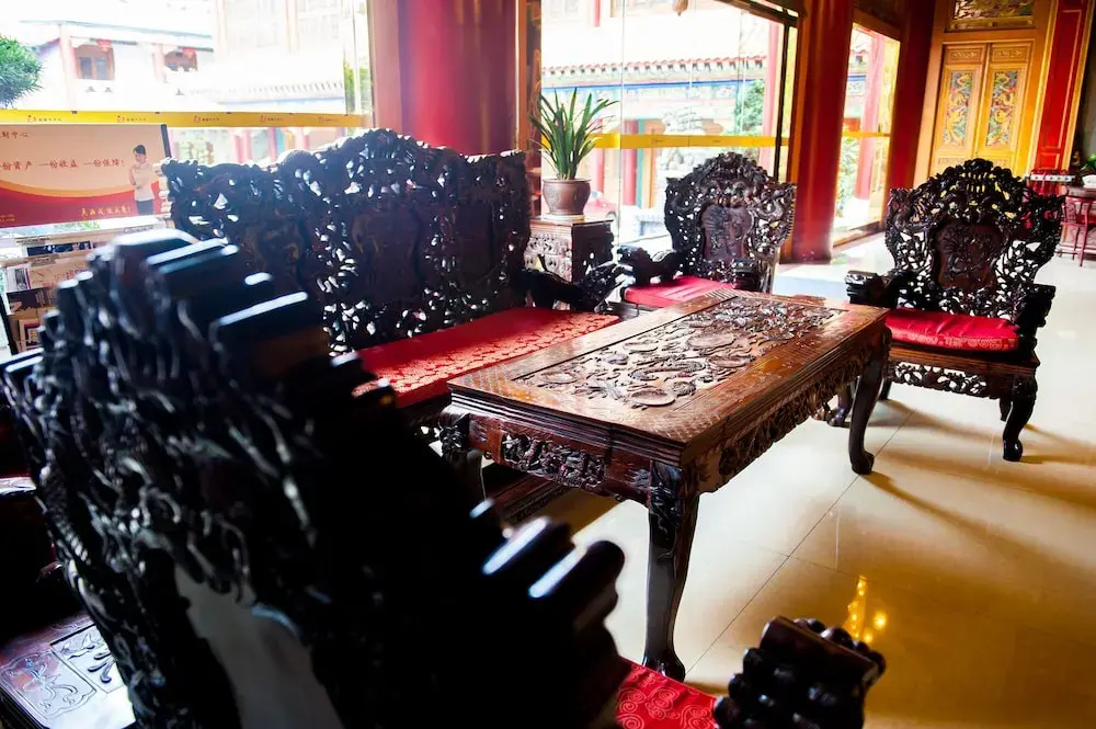 Lobby & Reception