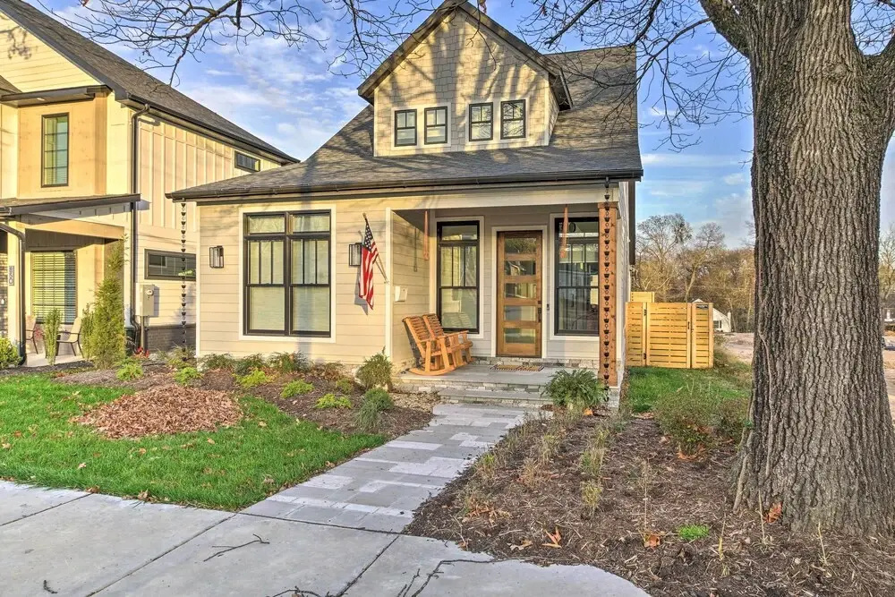 Airy Bentonville Studio < 1 Mile to City Square!