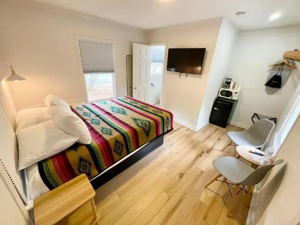 Economy room