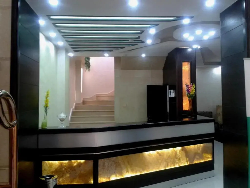 Lobby & Reception