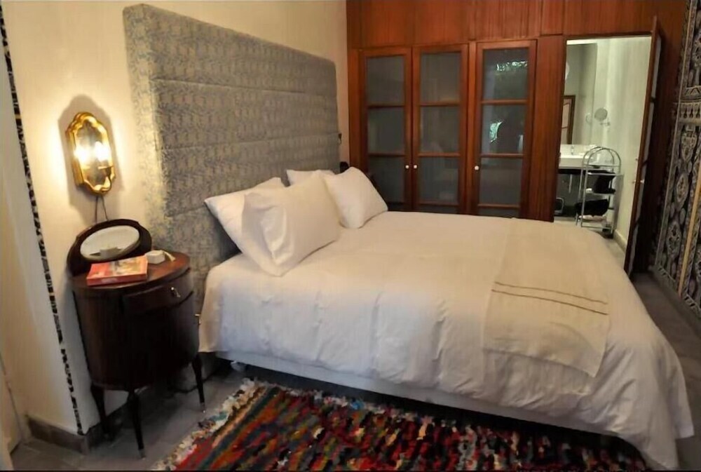 gallery_image_hidden_19