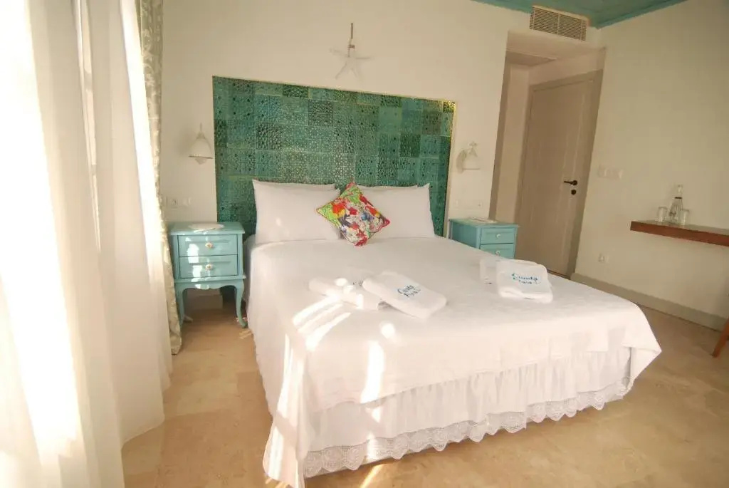 Deluxe Double room with view (full double bed)