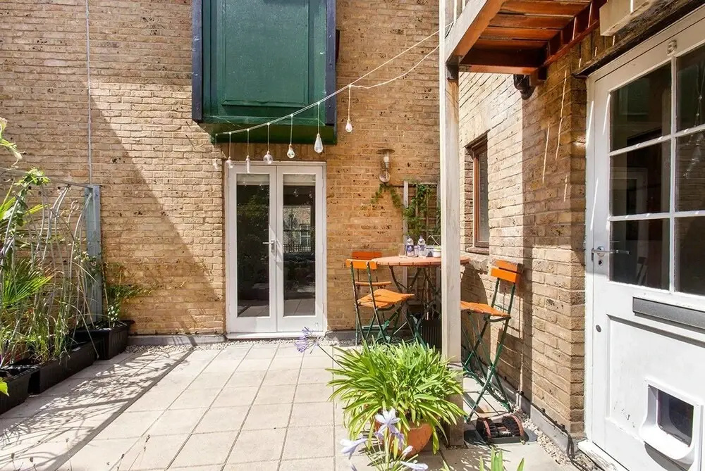 Quirky 2BR flat with terrace, near Shoreditch!