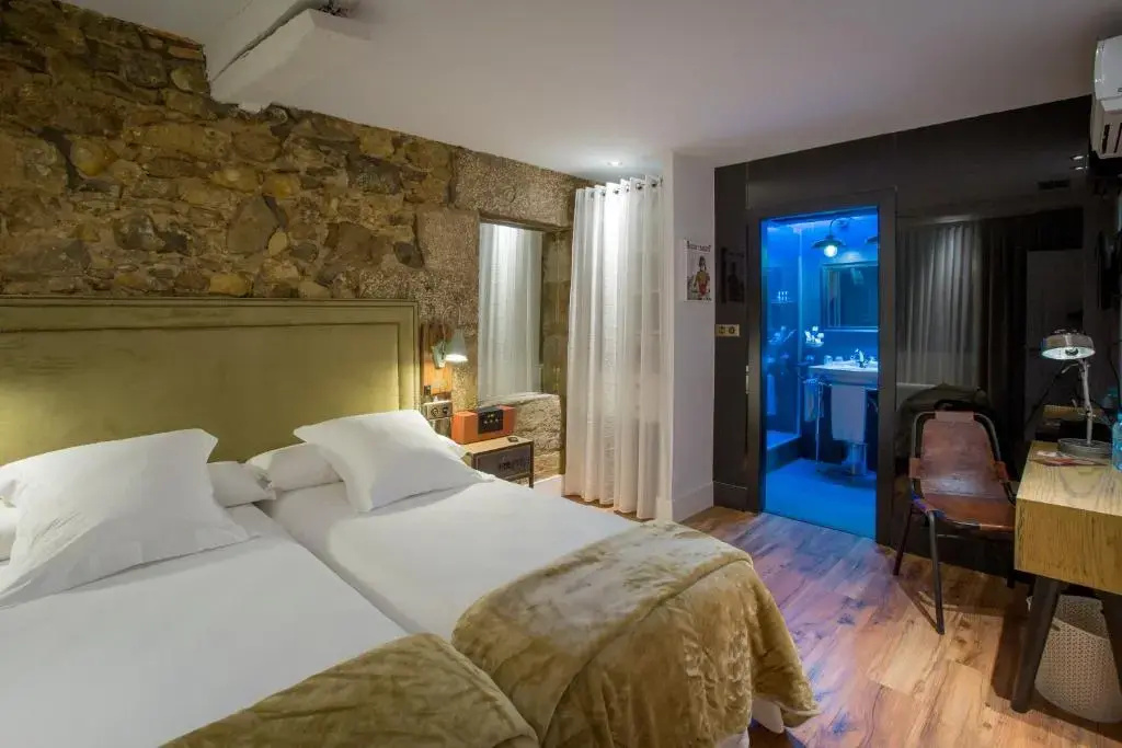 Standard Double room (full double bed)