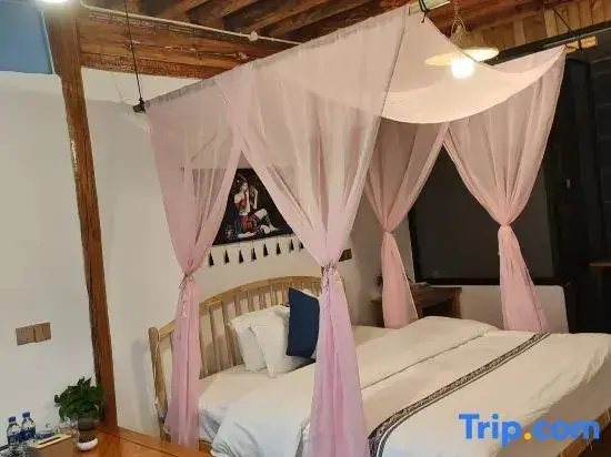 Standard Double room with courtyard view (full double bed)