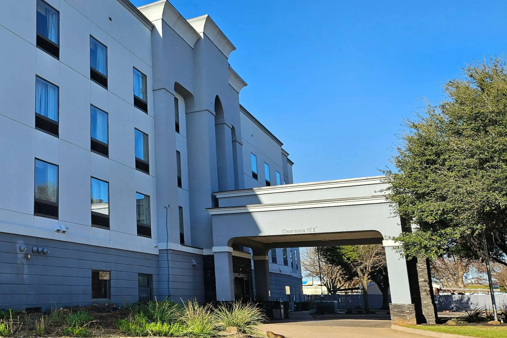 Ramada by Wyndham Burkburnett / Wichita Falls