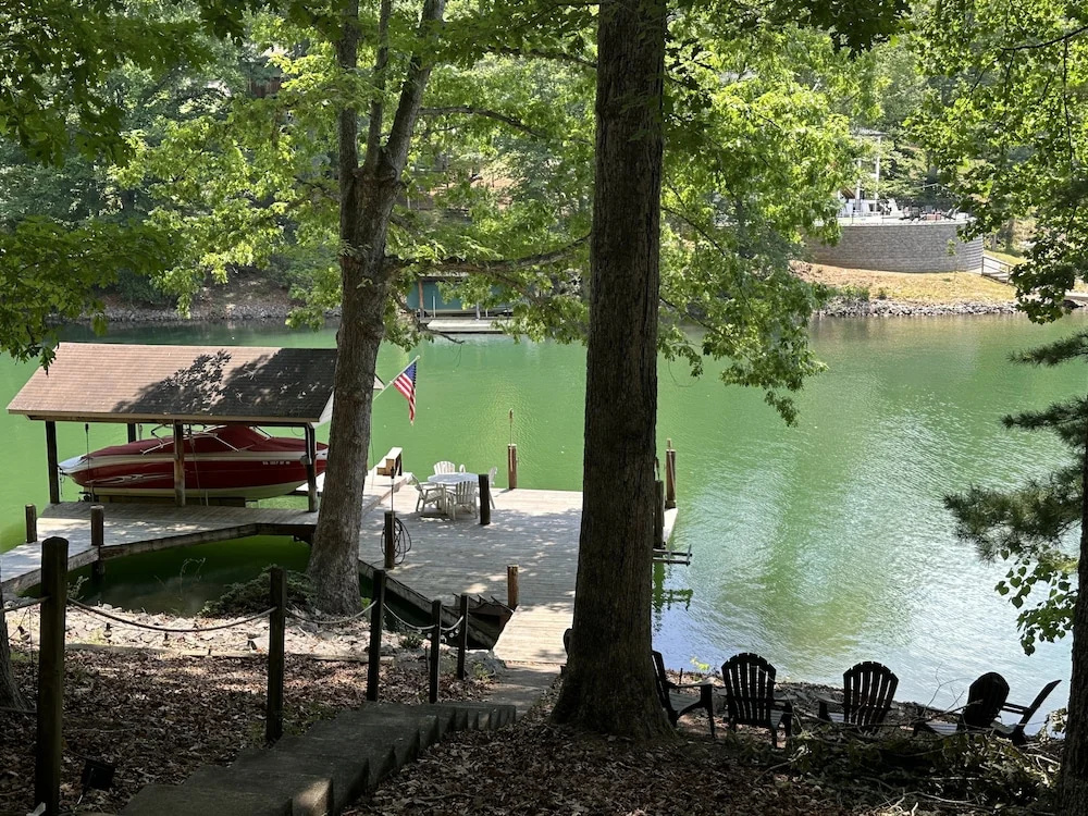 Humble Hideaway - Inviting Lakefront Home With Firepit, Balcony & W/D - Dog-friendly