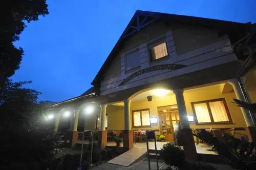 Denis Hotel és Étterem